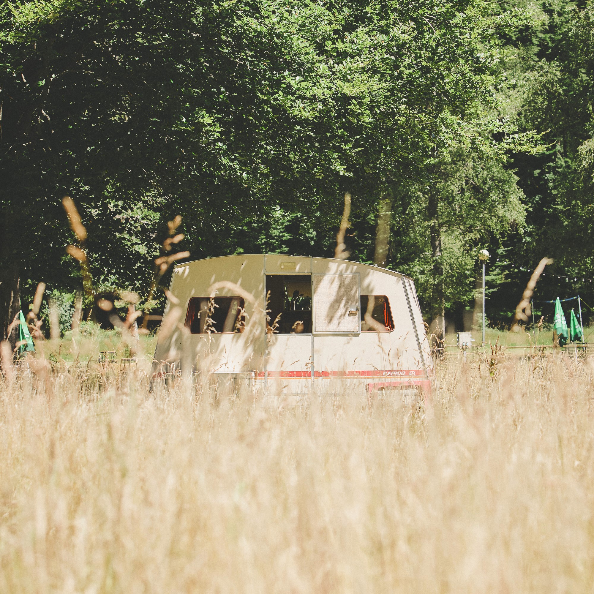 Ardennes_Haulme_caravane_herbes_hautes